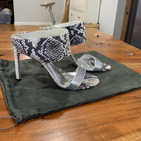 Stuart Weitzman Python 🐍 My Slide Heels silver snakeskin metallic strap 8.5 - Picture 9 of 11